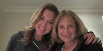 Leslie Glass with Lindsey Glass