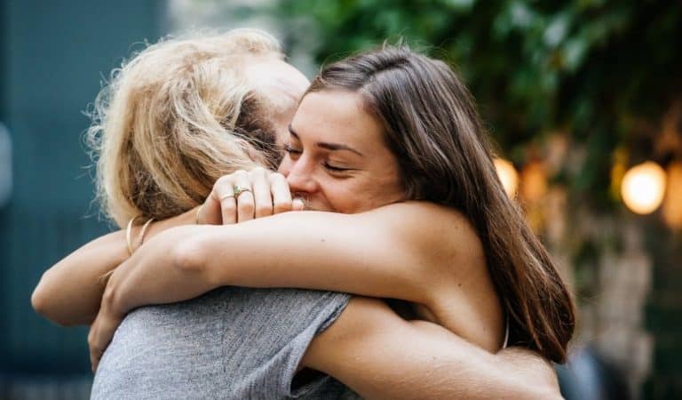 Kindness Doesn’t Just Make You Healthier, It Can Actually Slow Aging Kindness Doesn’t Just Make You Healthier, It Can Actually Slow Aging