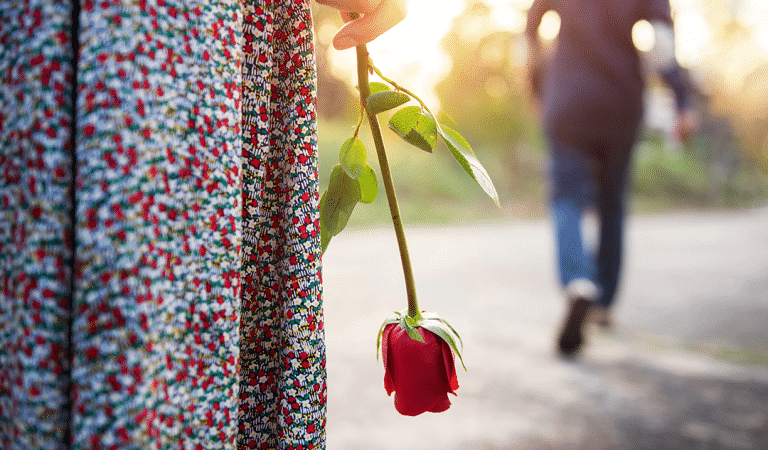 9 Red Flags You Need To Reevaluate Your Entire Relationship 9 Red Flags You Need To Reevaluate Your Entire Relationship