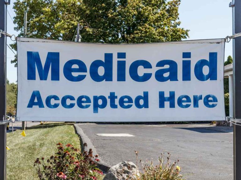 medicaid accepted here sign